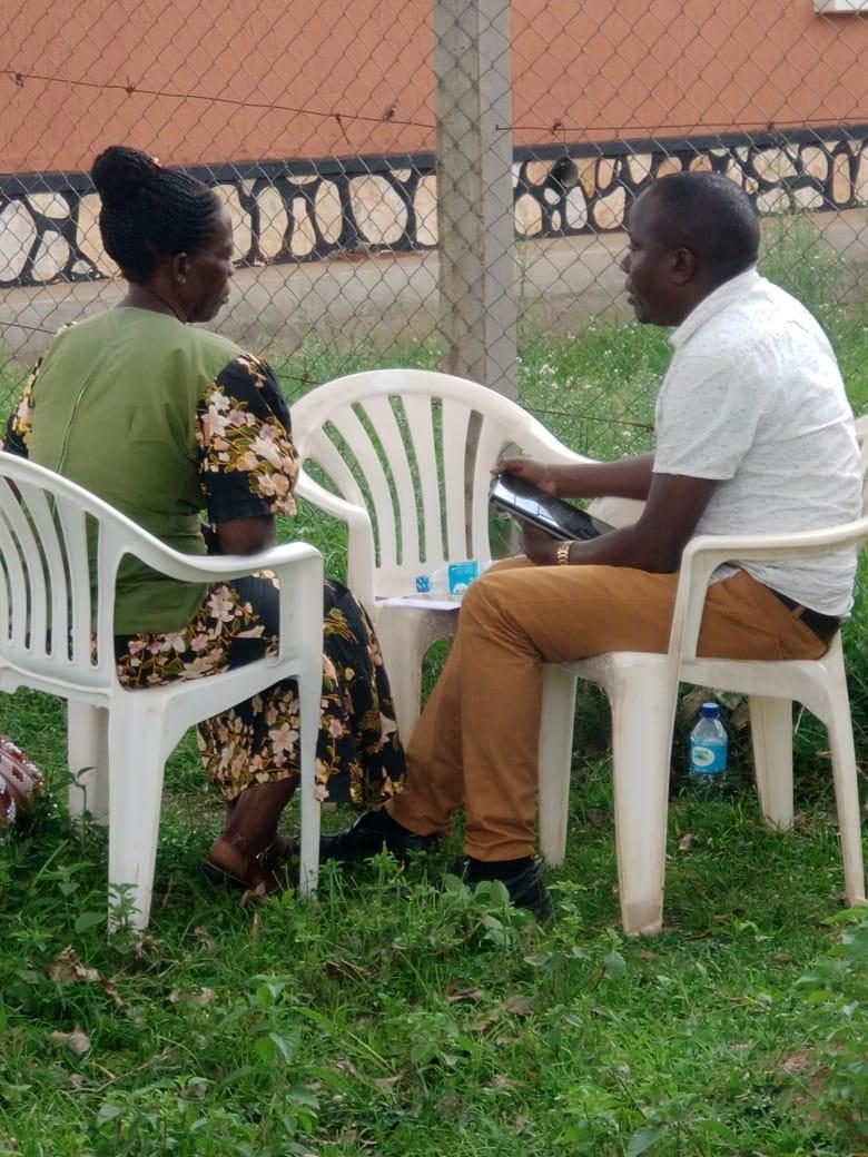 Survey session with the token-and-image instrument